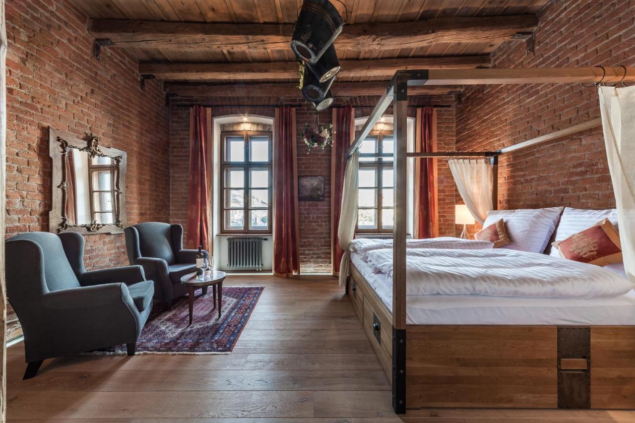 Hotel Mariansky Dvur Uherske Hradiste Exterior photo